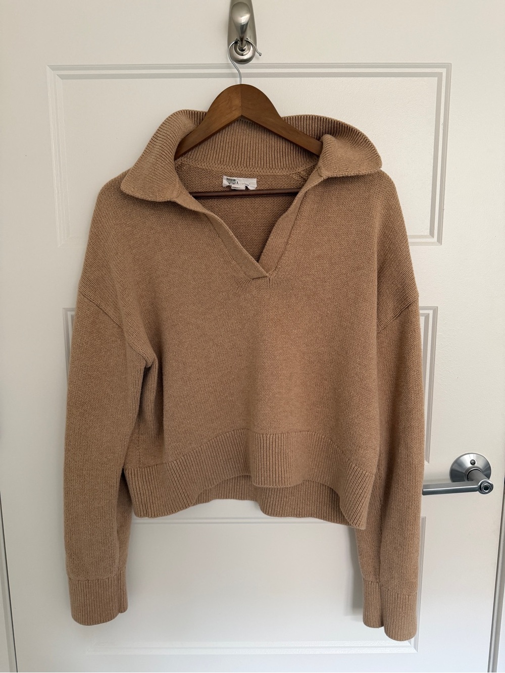 Chunky Long Sleeve V‑Neck Collared Sweater, Large
